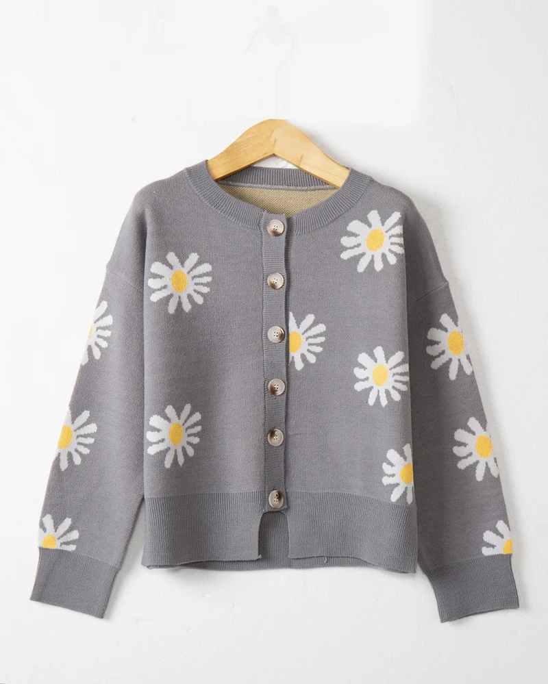 Damen Oversize-Strickcardigan mit Blumenapplikation, Perlmuttknöpfen und Wellensaum Drune