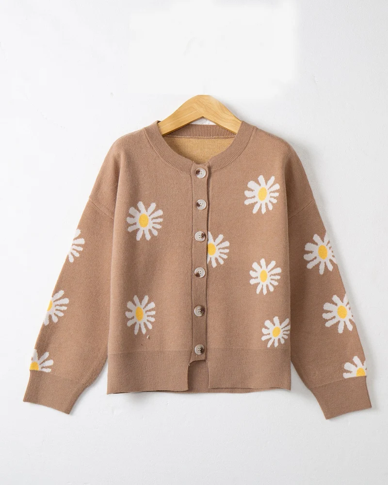 Damen Oversize-Strickcardigan mit Blumenapplikation, Perlmuttknöpfen und Wellensaum Drune