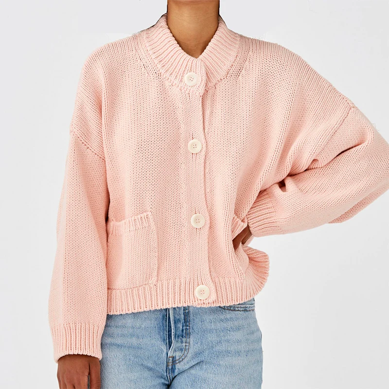 Damen Kurzer Boxy-Cardigan aus Grobstrick mit hoher Knopfleiste und Eingrifftaschen Drune