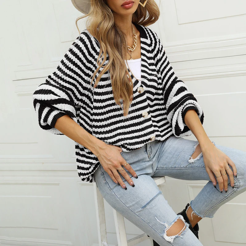 Damen gestreifte oversized Strickjacke mit V-Ausschnitt und Knopfleiste Drune