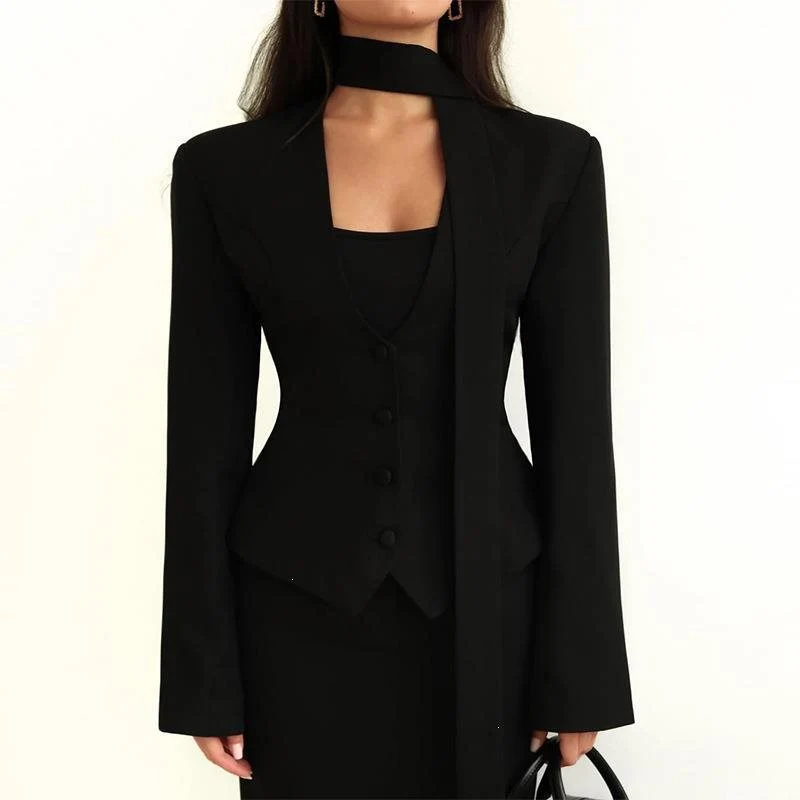 Damen Taillierter Blazer mit Bindeschal und figurbetonter Weste Drune