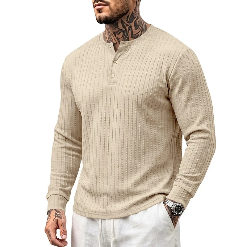 Herren Feinstrukturiertes Henley-Langarmshirt mit Zopfmuster und Knopfleiste Drune