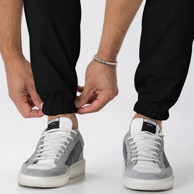 Herren Cargo-Jogginghose im Relaxed-Fit mit Kordelzug, elastischen Bündchen und Mehrfachtaschen Drune
