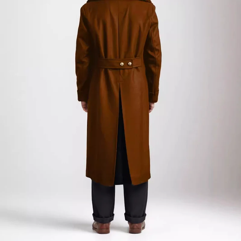Herren Longline-Mantel im Military‑Look mit breitem Schalkragen und markanten Zierknöpfen Drune