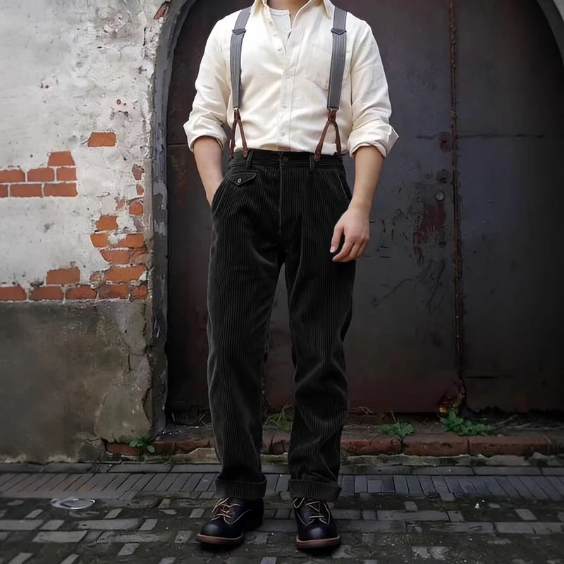Herren Cordhose mit hoher Taille, breitem Kord und geknöpfter Pattentasche Drune
