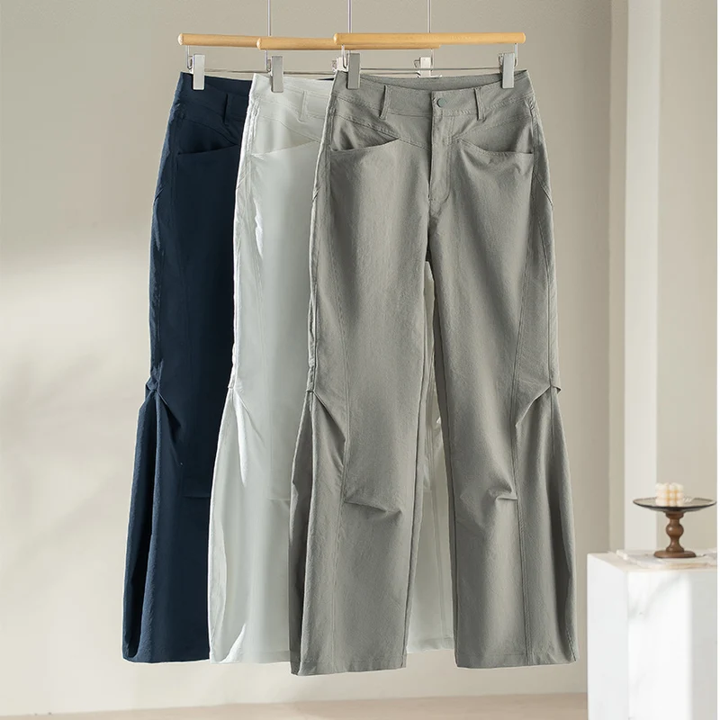 Damen Weite hochgeschnittene Hose mit seitlichen Schlitz‑Panels und markanten Nahtdetails Drune