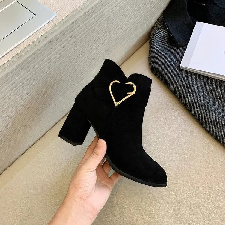 Damen Elegante Blockabsatz Stiefeletten mit Herzdetails Drune