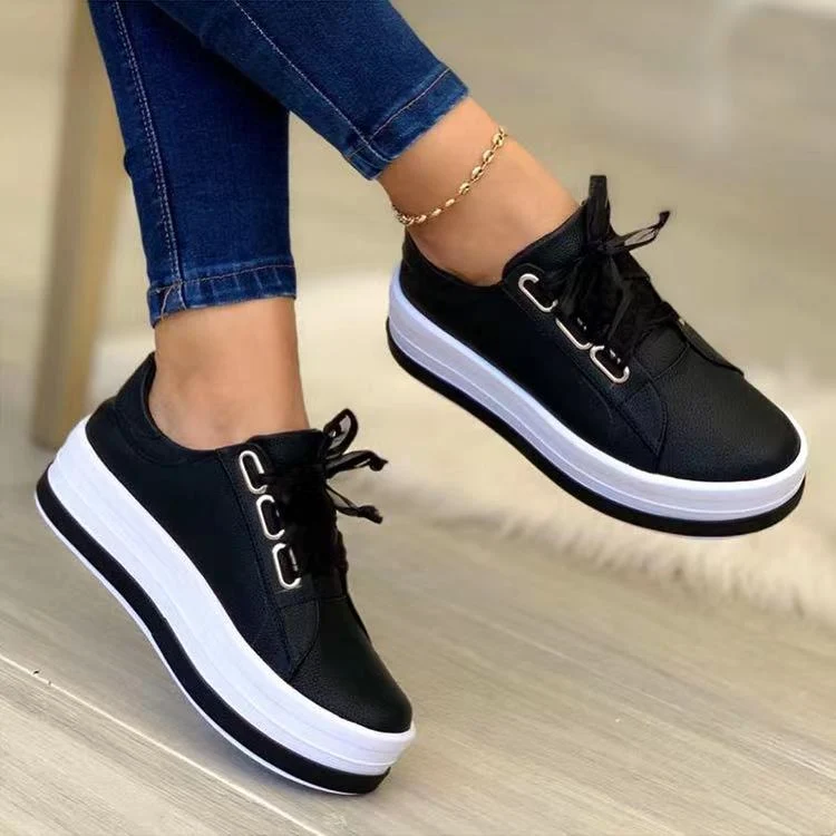 Damen modische Plateausneaker mit metallic Oberfläche und Schnürung Drune