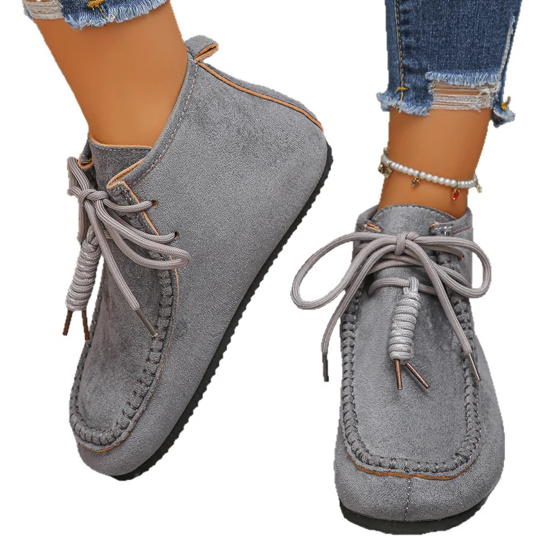 Damen Velours‑Mokassin‑Stiefelette mit handgenähter Ziernaht und Quasten‑Schnürung Drune