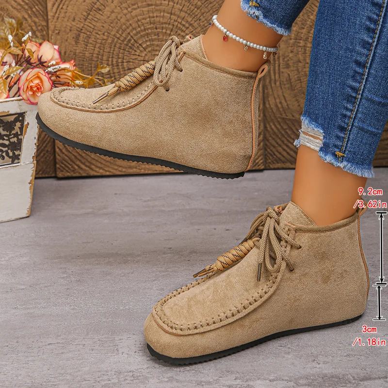 Damen Velours‑Mokassin‑Stiefelette mit handgenähter Ziernaht und Quasten‑Schnürung Drune