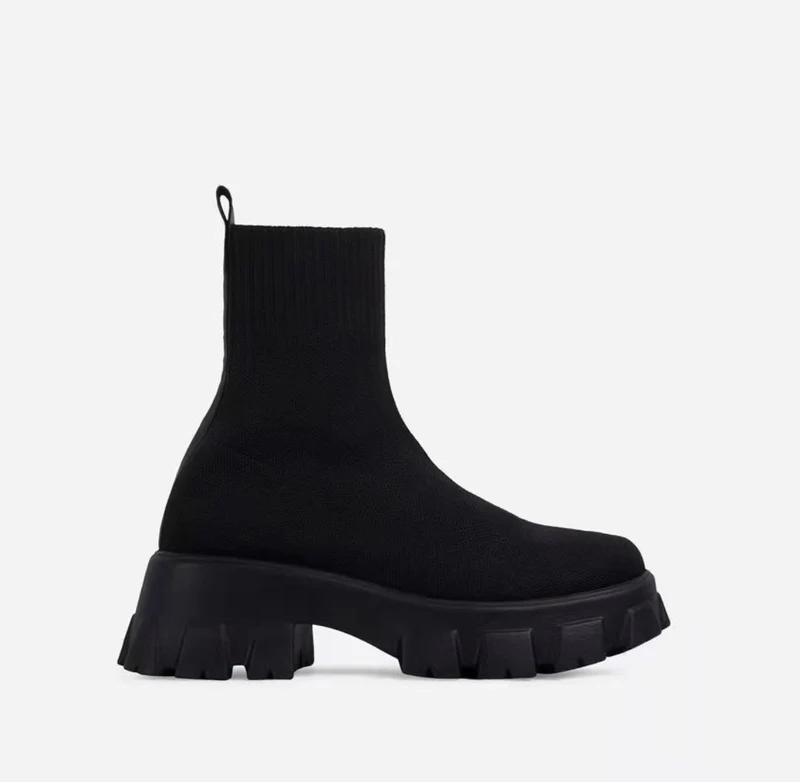Damen Strick‑Sock‑Boots mit grober Lug‑Sohle und integriertem Komfortkeil Drune