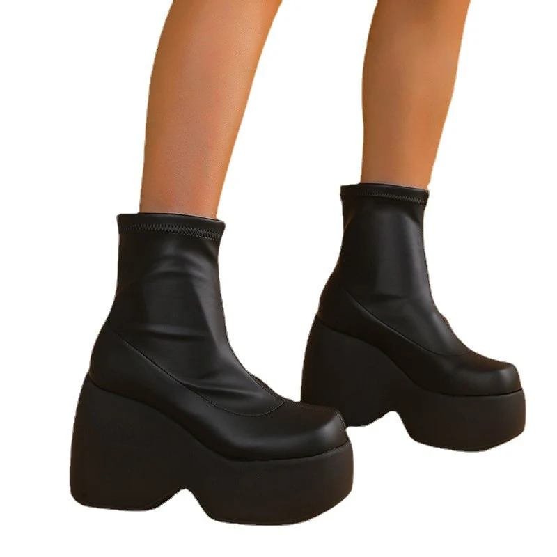 Damen Plateausock-Boots mit skulpturaler Keilsohle und Stretchschaft Drune