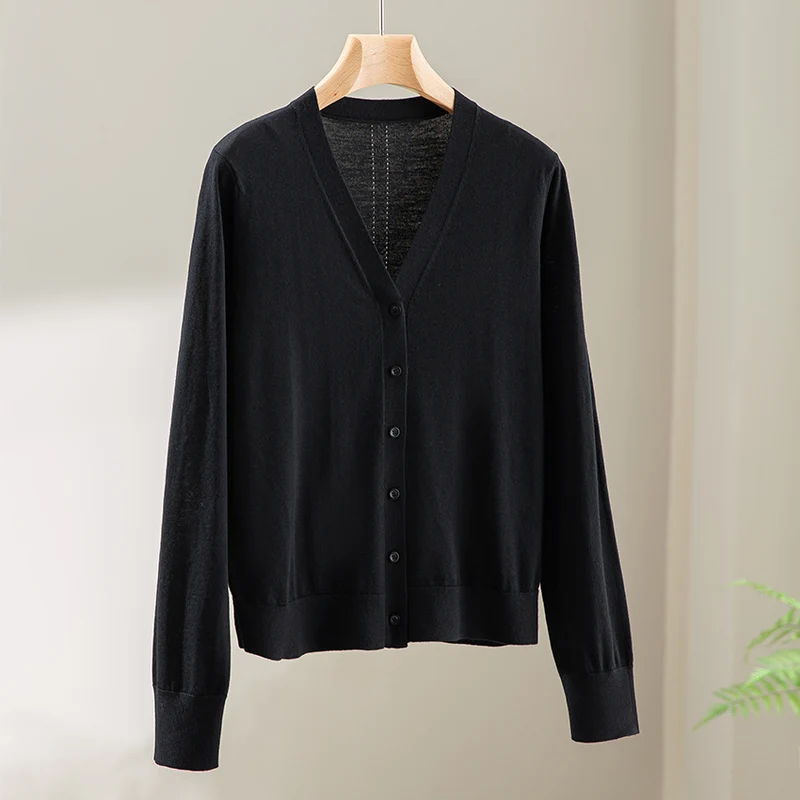Damen Feinstrick-Cardigan mit V-Ausschnitt, Knopfleiste und Rippbündchen Drune