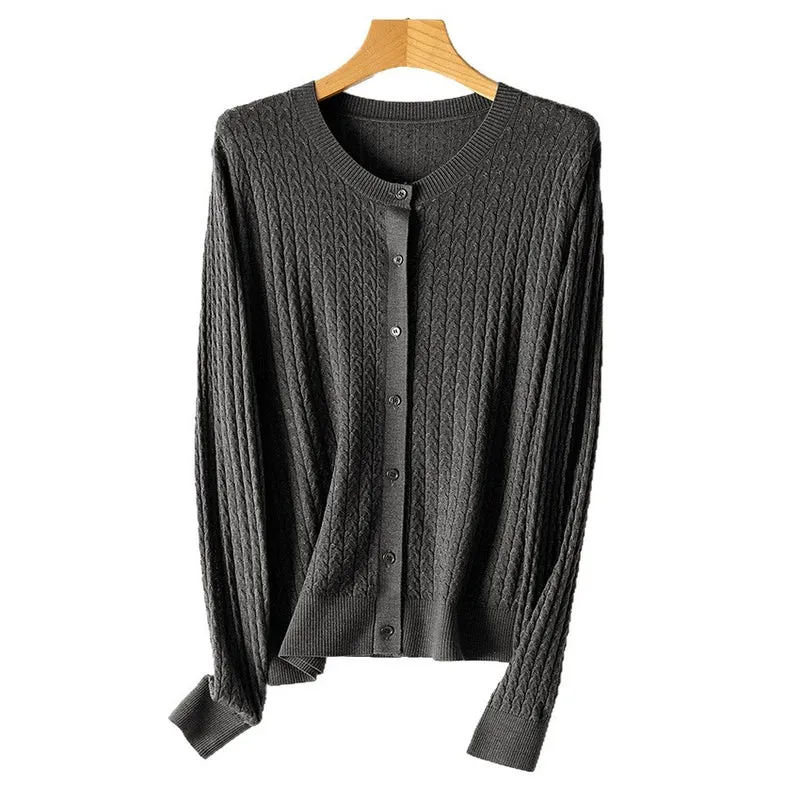 Damen Feiner Strick-Cardigan mit Zopfmuster, Rundhals und Knopfleiste Drune
