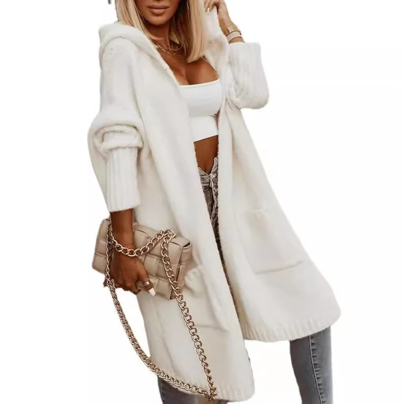 Damen Langer Kapuzen-Cardigan im Cape‑Stil mit Zopfstrick und Rücken‑Schriftzug Drune