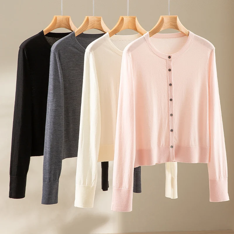 Damen Leichter Feinstrick-Cardigan im Cropped‑Schnitt mit Rundhals und durchgehender Knopfleiste Drune