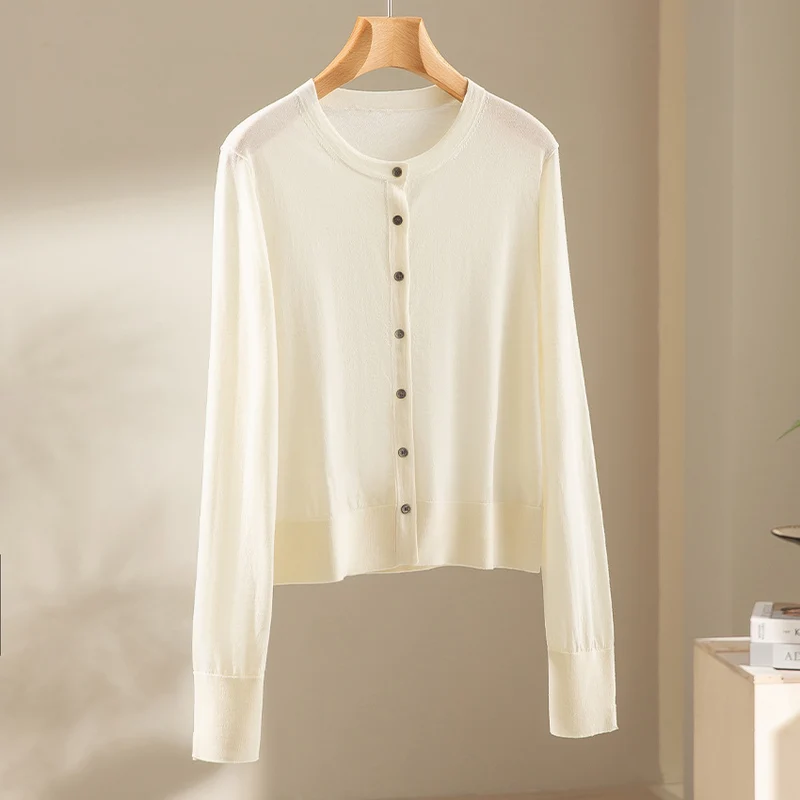 Damen Leichter Feinstrick-Cardigan im Cropped‑Schnitt mit Rundhals und durchgehender Knopfleiste Drune