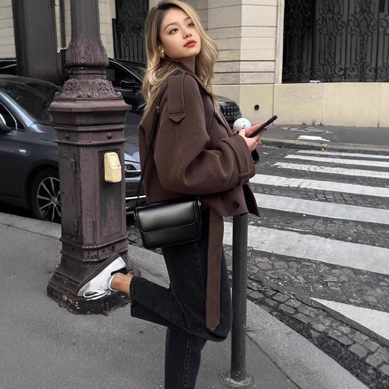 Damen Kurzer Wollmantel mit oversized Kragen, doppelreihiger Knopfleiste und Bindegürtel Drune