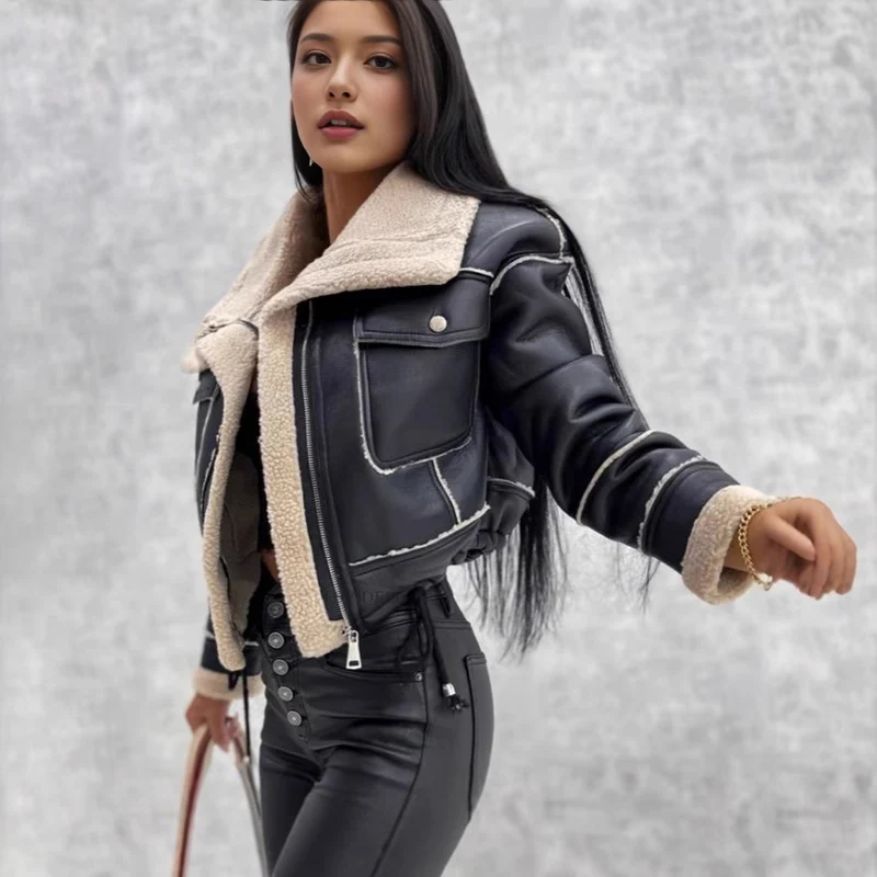 Damen Kurz geschnittene Bikerjacke mit Teddyfutter und Kontrastnähten Drune
