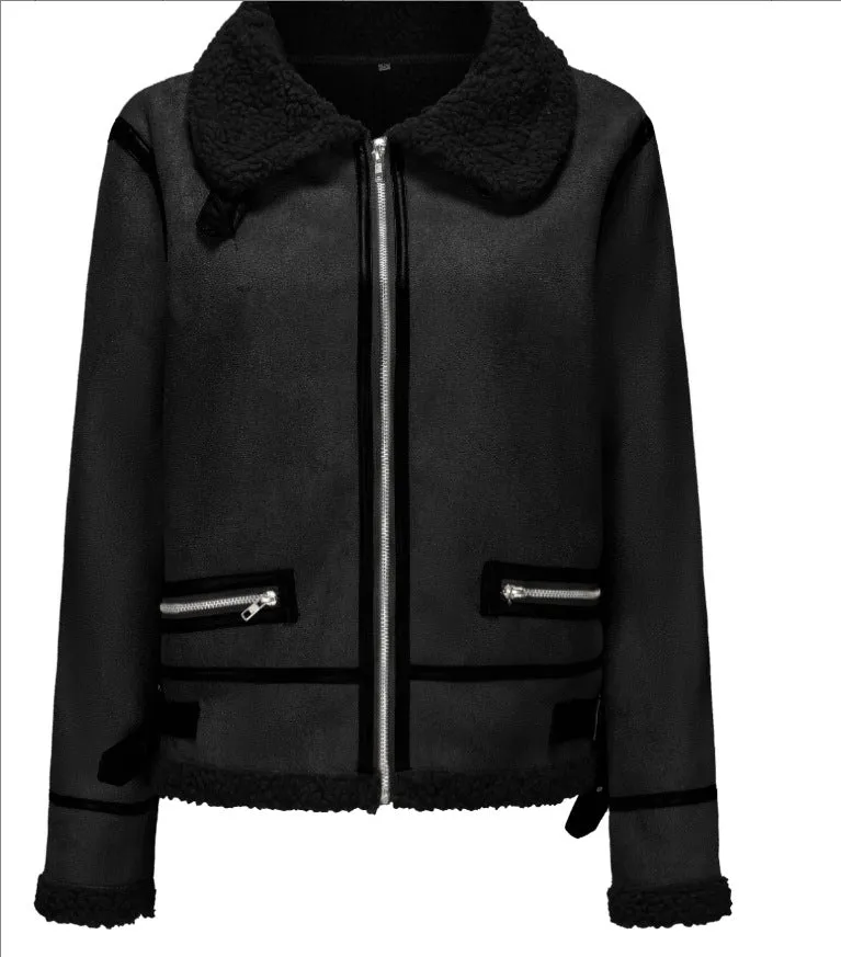 Damen Kurz geschnittene Aviator Lammfell‑Imitatjacke mit Teddyfutter und Kunstlederbesatz Drune