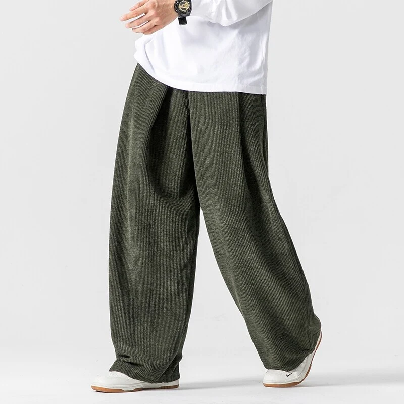 Herren Weite Cordhose mit Bundfalten und Relaxed-Silhouette Drune