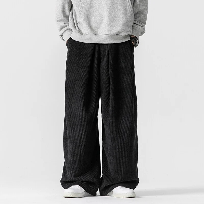 Herren Weite Cordhose mit Bundfalten und Relaxed-Silhouette Drune
