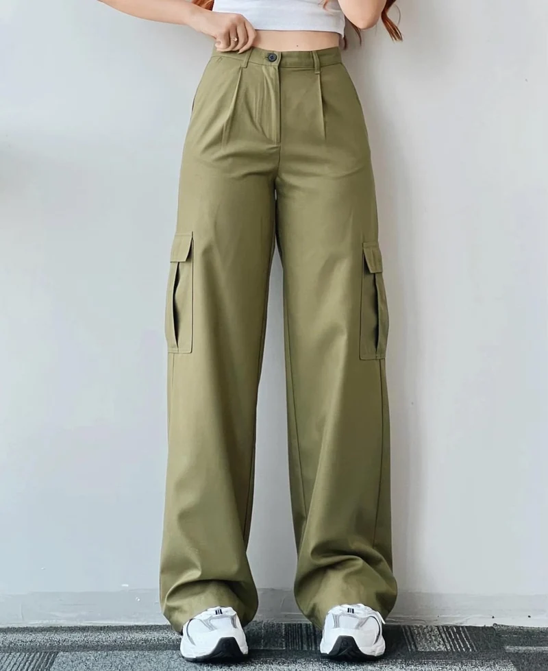 Damen High-Waist-Cargohose aus Twill mit aufgesetzten Klappentaschen und weitem Bein Drune
