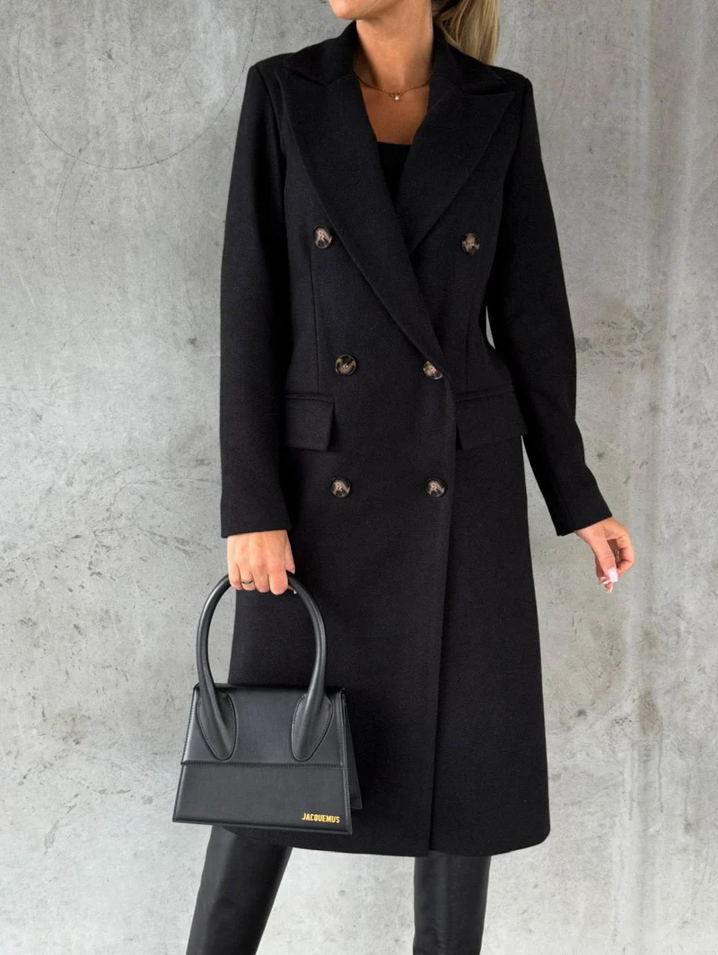Damen Doppelreihiger Wollmantel im Longline‑Schnitt mit Reverskragen und Pattentaschen Drune