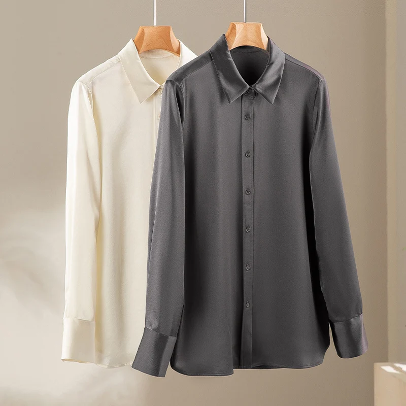 Damen Seidenähnliche Bluse mit klassischem Hemdkragen, durchgehender Knopfleiste und verlängerten Manschetten Drune