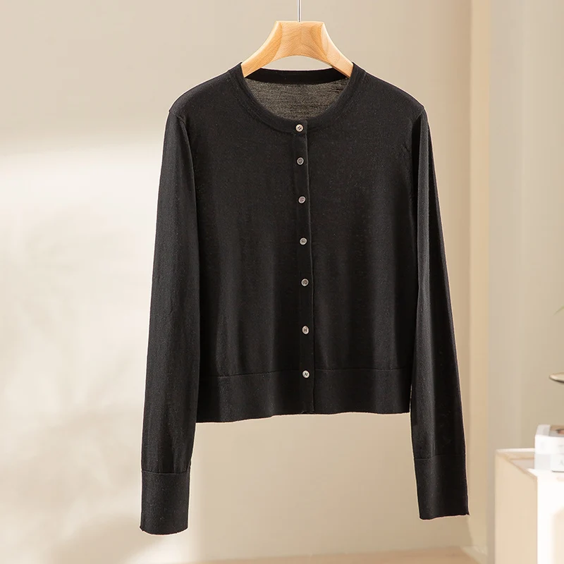 Damen Kurzgeschnittene Feinstrick-Cardigan mit Rundhalsausschnitt und tonaler Knopfleiste Drune