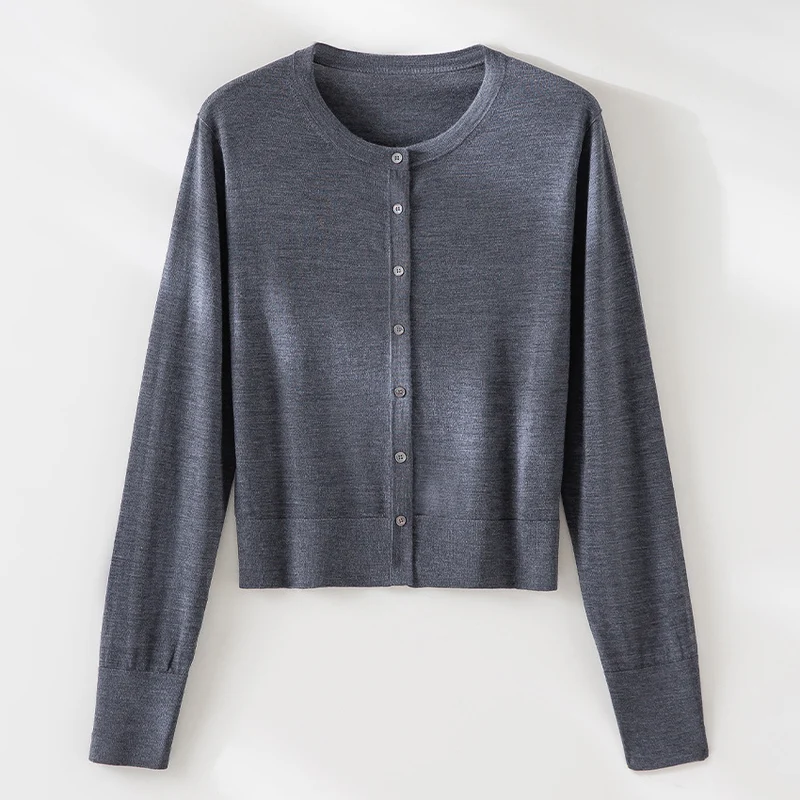 Damen Kurzgeschnittene Feinstrick-Cardigan mit Rundhalsausschnitt und tonaler Knopfleiste Drune