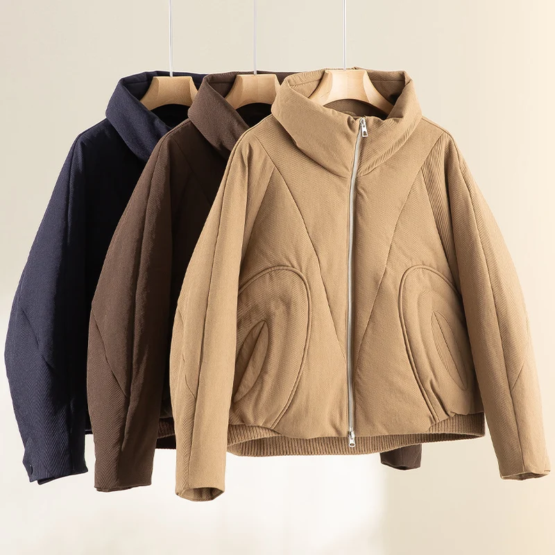 Damen Kurze gesteppte Steppjacke mit hohem Stehkragen und skulpturaler Nahtführung Drune