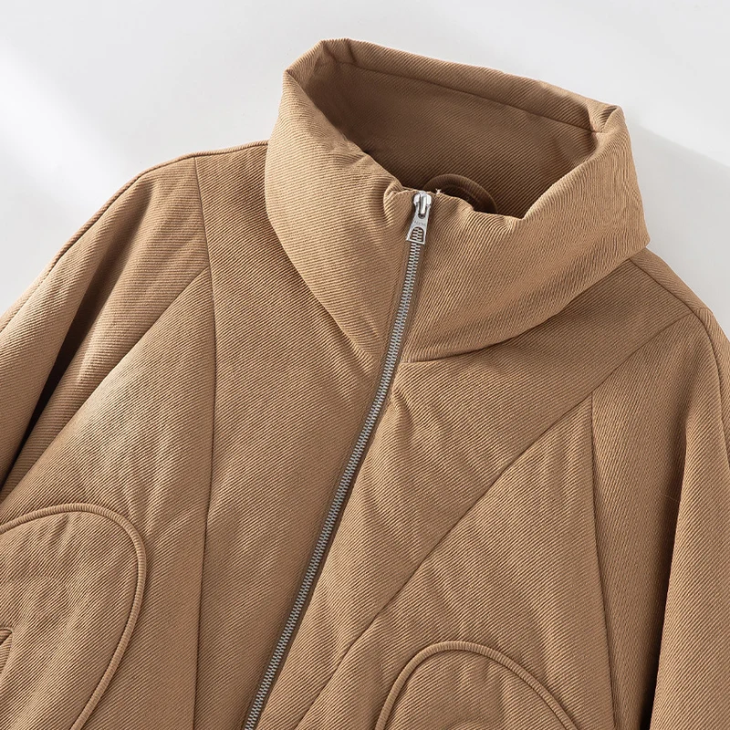 Damen Kurze gesteppte Steppjacke mit hohem Stehkragen und skulpturaler Nahtführung Drune