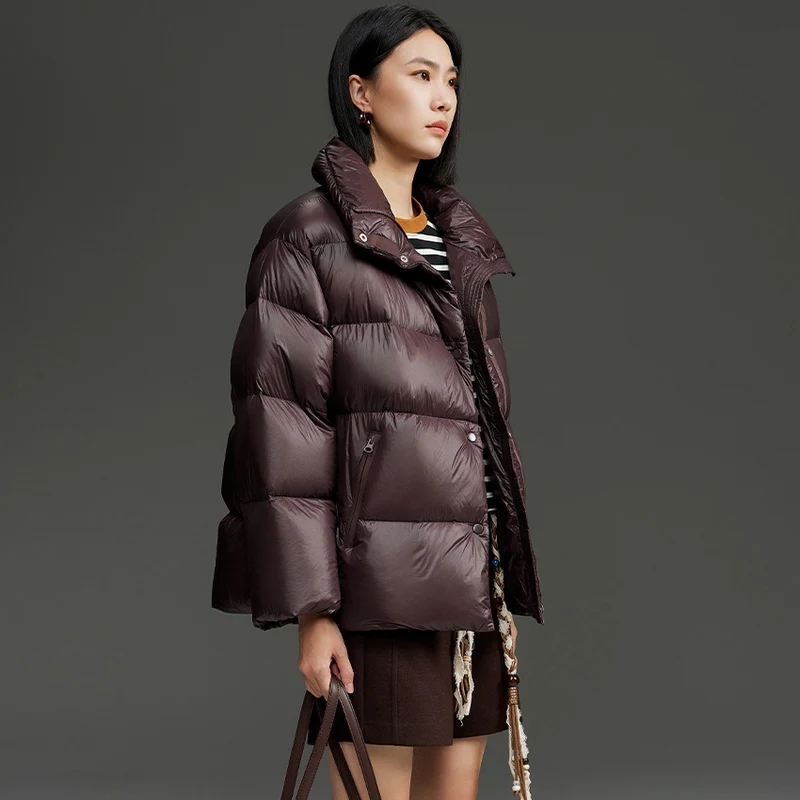 Damen Kurz geschnittene gesteppte Daunenjacke mit hohem Stehkragen, Boxy-Silhouette und Druckknöpfen Drune
