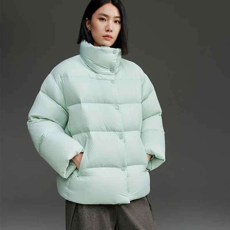 Damen Kurz geschnittene gesteppte Daunenjacke mit hohem Stehkragen, Boxy-Silhouette und Druckknöpfen Drune