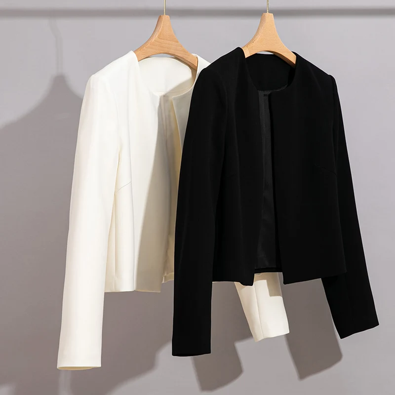 Damen Kragenloser Kurzblazer mit verdeckter Frontblende und leicht taillierter Silhouette Drune