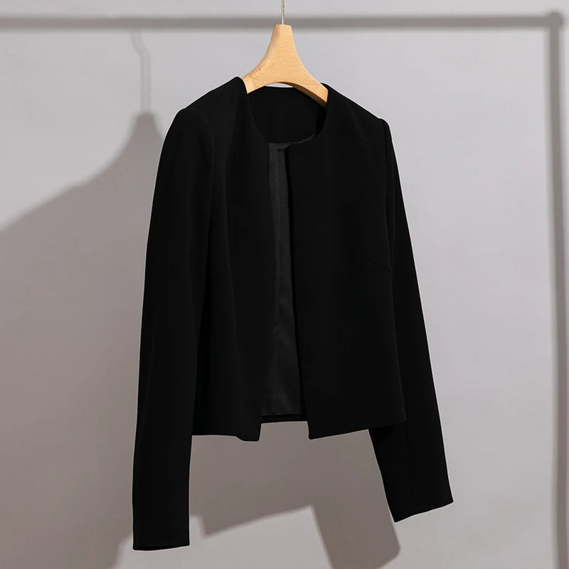 Damen Kragenloser Kurzblazer mit verdeckter Frontblende und leicht taillierter Silhouette Drune