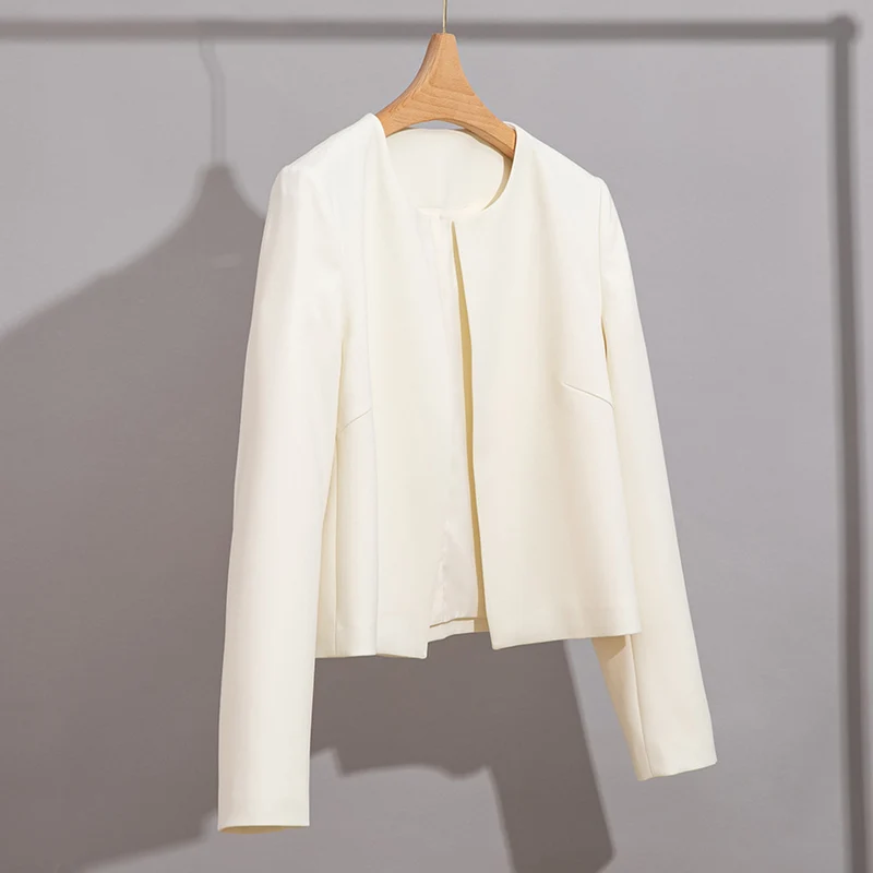 Damen Kragenloser Kurzblazer mit verdeckter Frontblende und leicht taillierter Silhouette Drune