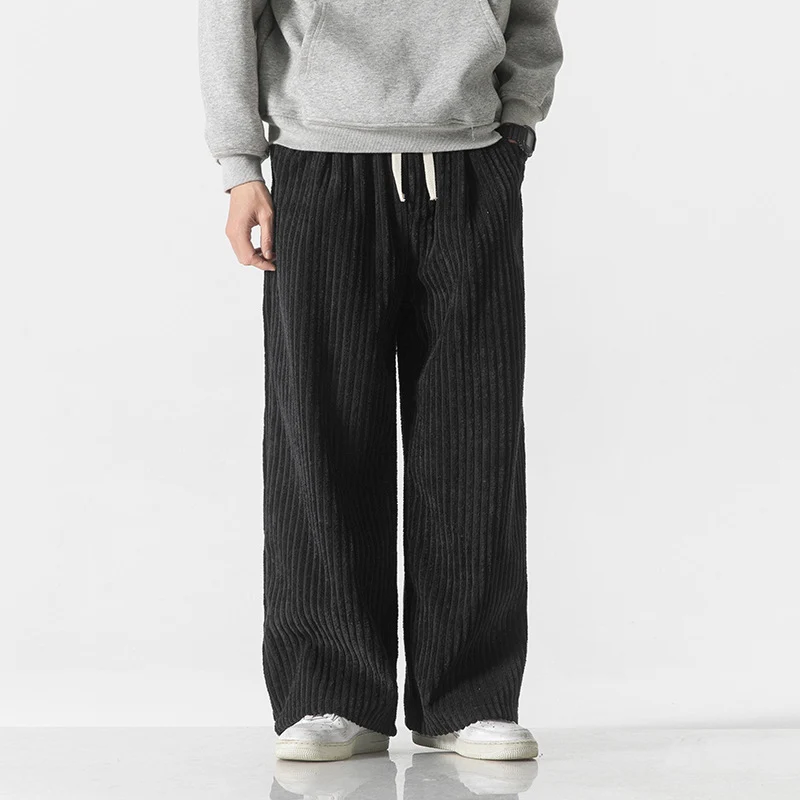 Herren Weit geschnittene Cordhose mit Tunnelzugbund und markanter Rippenstruktur Drune