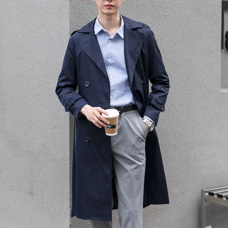 Herren Eleganter knielanger Trenchcoat aus leichtem Funktionsstoff mit Taillengürtel Drune