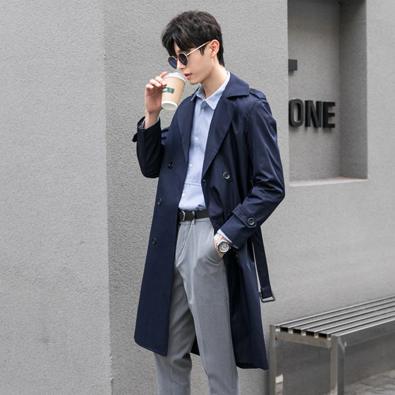 Herren Eleganter knielanger Trenchcoat aus leichtem Funktionsstoff mit Taillengürtel Drune
