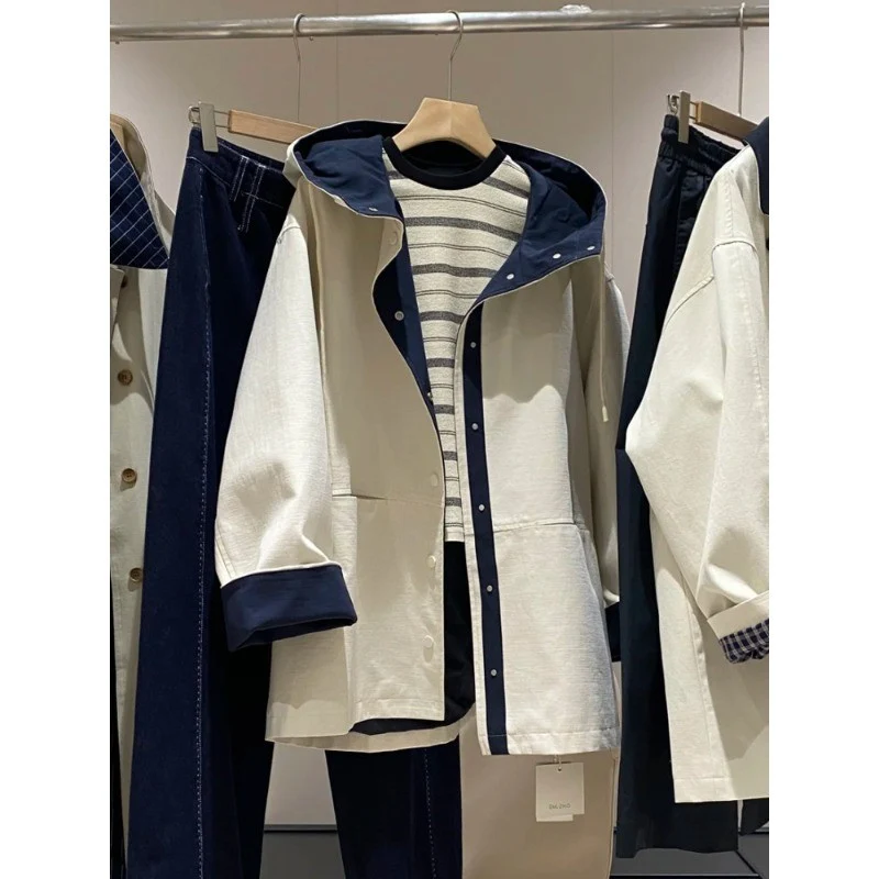 Unisex Oversized utilitarischer Trenchcoat mit kontrastiertem Innenfutter und Kapuze Drune