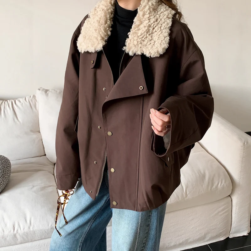 Damen Oversize-Kurzjacke mit Teddykragen und Pattentaschen Drune