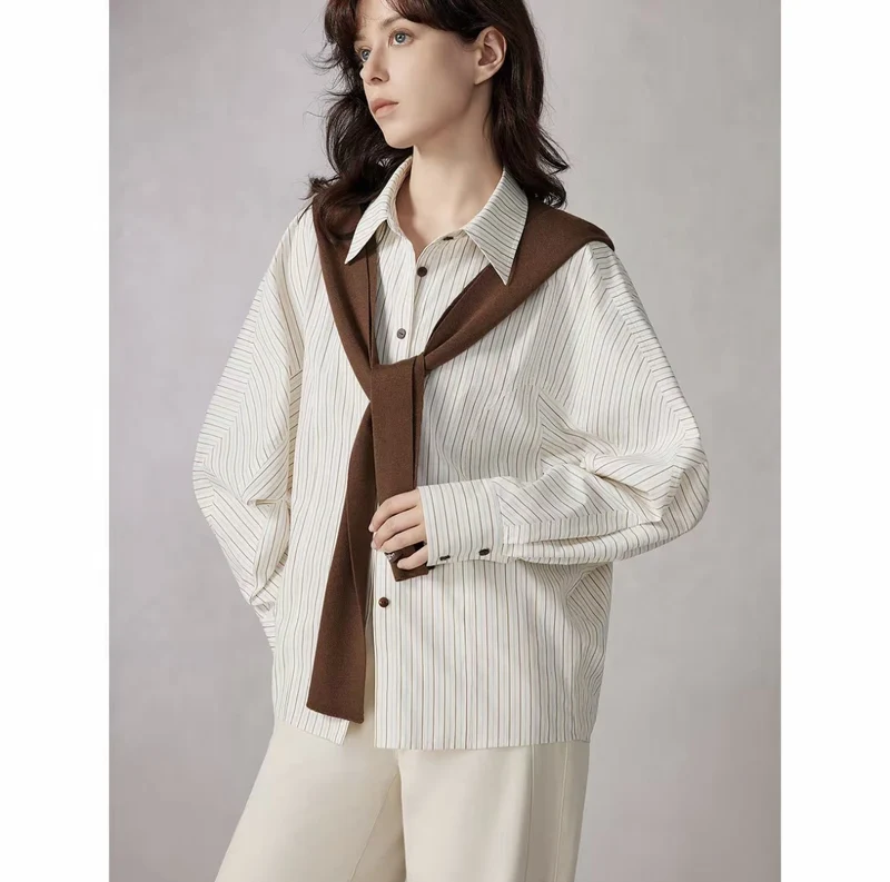 Damen Oversize-Hemdbluse mit feinen Nadelstreifen, weiten Ärmeln und lässigem Saum Drune