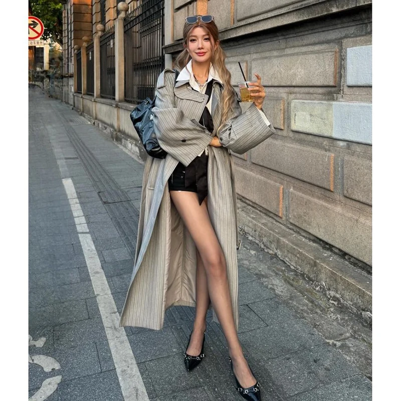 Damen Langer gestreifter Oversize‑Trenchcoat mit breitem Revers und Ballonärmeln Drune