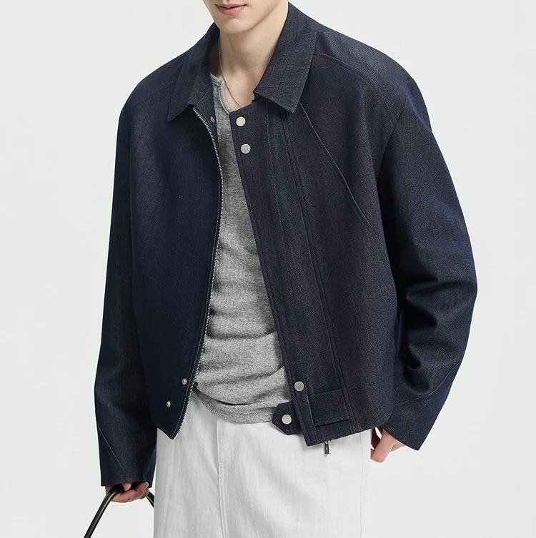 Herren Boxy-Jeansjacke im Minimalstil mit Hemdkragen und verdeckter Druckknopfblende Drune