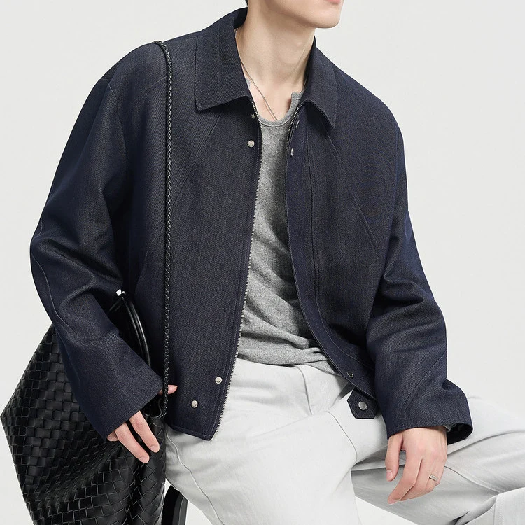 Herren Boxy-Jeansjacke im Minimalstil mit Hemdkragen und verdeckter Druckknopfblende Drune