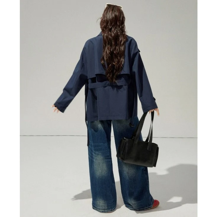 Damen Kurztrenchcoat mit taillierendem Gürtel und doppeltreiher Knopfleiste Drune