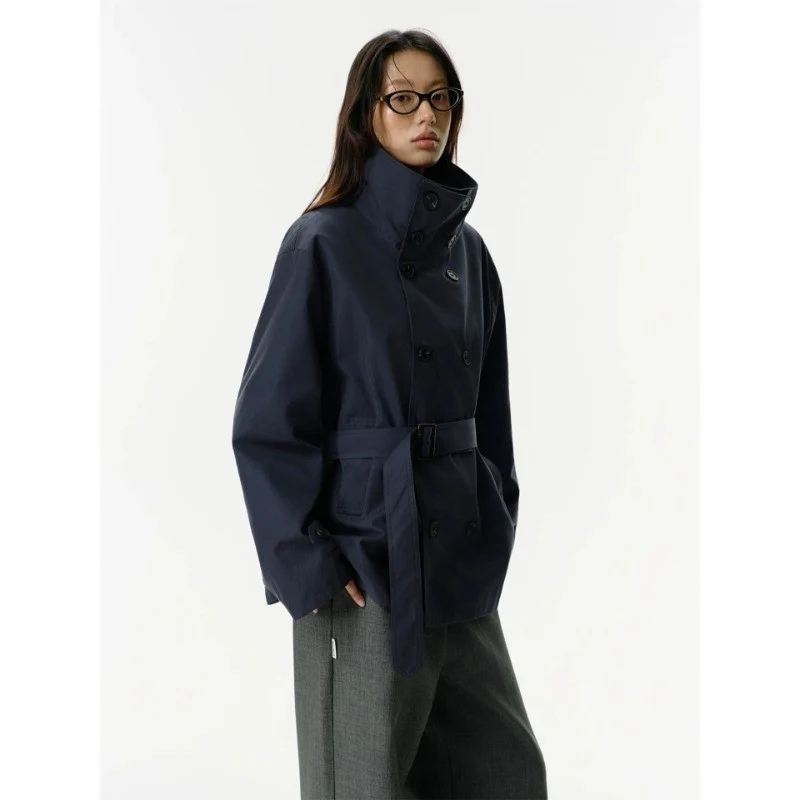 Damen Kurzjacke im Trenchstil mit doppeltreihiger Knopfleiste Taillengürtel und Stehkragen Drune