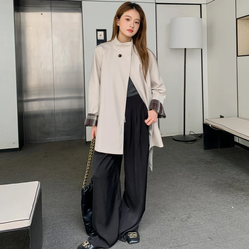 Damen Kurzjacke im Parka‑Stil mit Taillengürtel und kariertem Ärmelfutter Drune